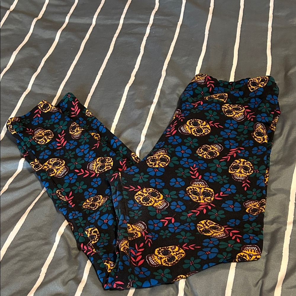 LuLaRoe Colorful Skull Pattern Leggings